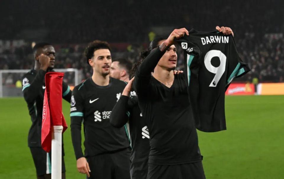 意甲风云再起！国际米兰4-0横扫科莫，齐沃战术大胜法布雷加斯夺榜首