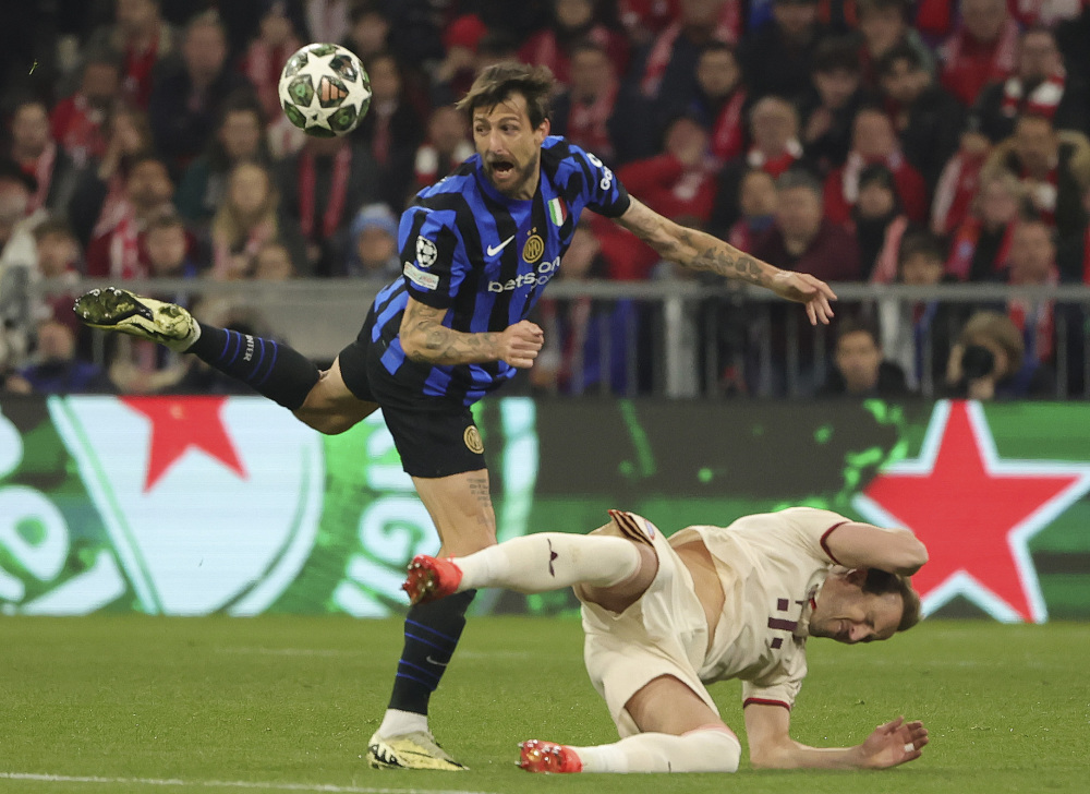 梅西一年三大MVP！造进球74个！快踢满全场还能边线一过四！