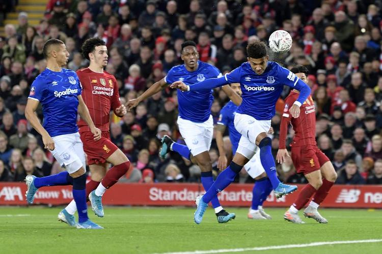 美记：湖人现在拥有最强的二人组，詹姆斯是时候离开了