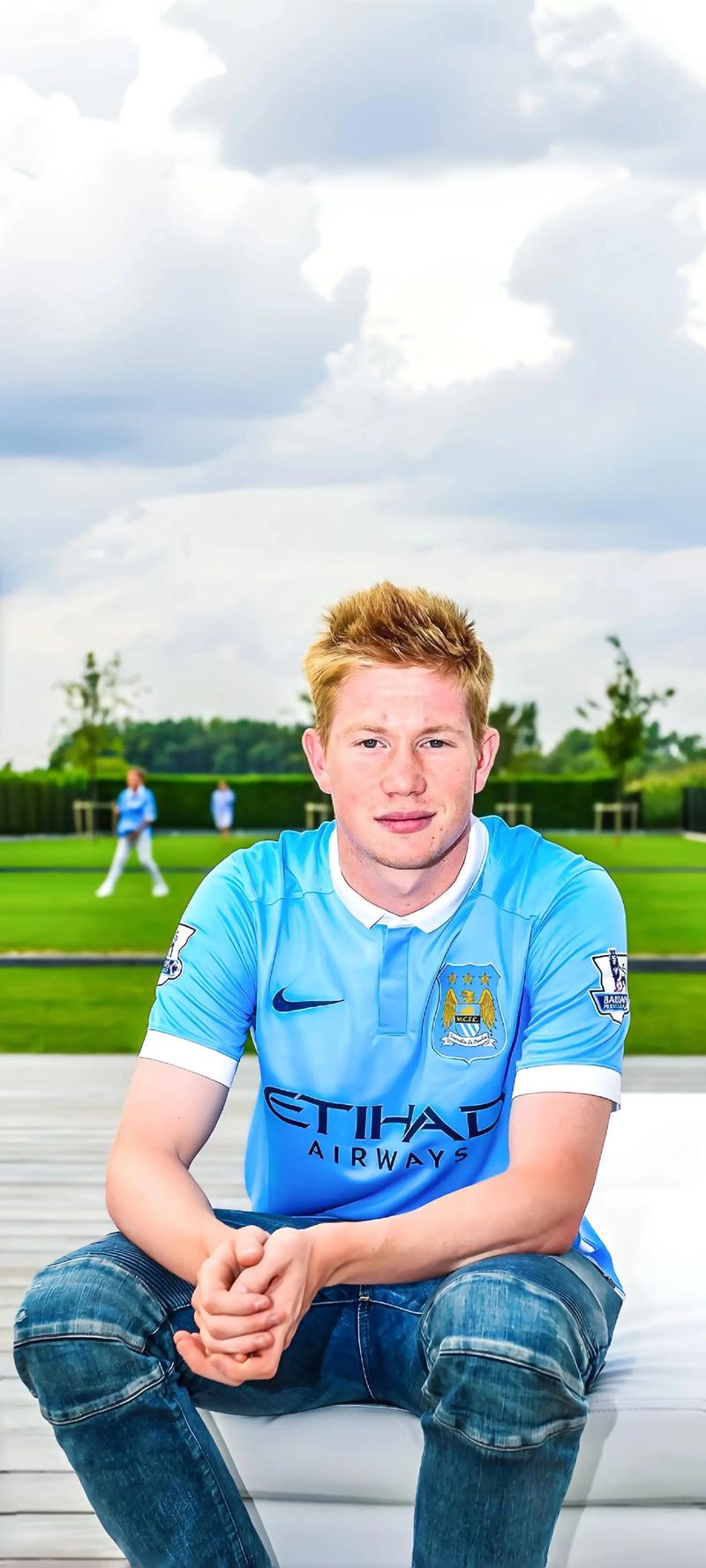 哈兰德的牺牲：曼城3-2绝杀利兹联，他全场仅1射门的背后意义