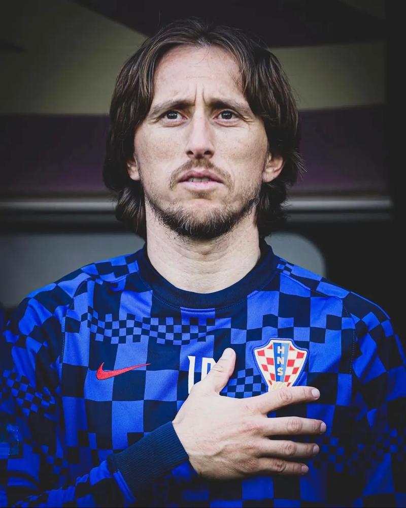 里夫斯17罚15中狂砍36分8助攻，湖人铩羽凯尔特人背靠背鏖战惨败