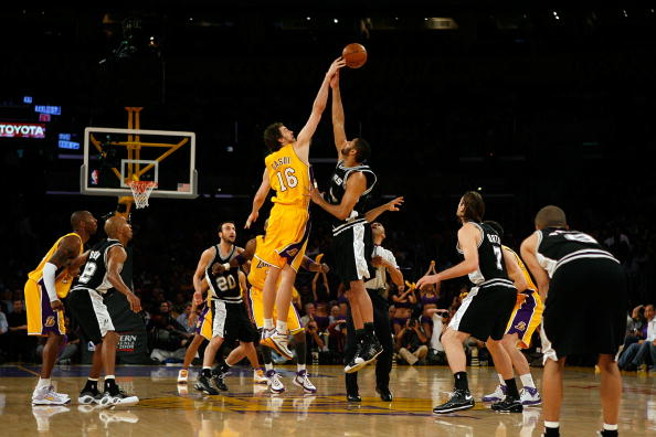 🌟NBA杯四强对阵全部出炉：魔术vs尼克斯，雷霆vs马刺