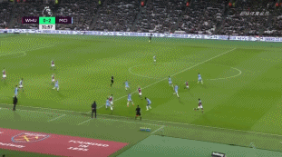 荣耀时刻，网球名将阿尔卡拉斯为迈阿密颁发美职联东部冠军奖杯